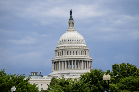 Hạ viện thông qua dự luật quốc phòng thường niên trị giá 883 tỷ USD với những sửa đổi về chiến tranh văn hóa