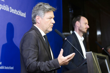 Phó Thủ tướng Đức: Việc ĐCSTQ trợ giúp Nga gây tổn hại cho mối quan hệ giữa Berlin và Bắc Kinh