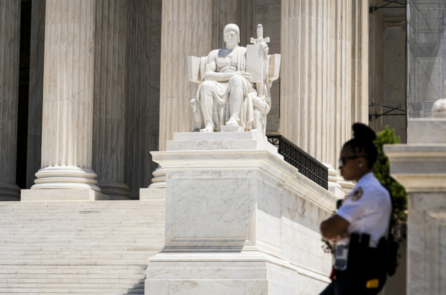 Tối cao Pháp viện Hoa Kỳ sẽ xem xét vụ kiện về những hạn chế của tiểu bang trong điều trị chuyển giới cho trẻ vị thành niên