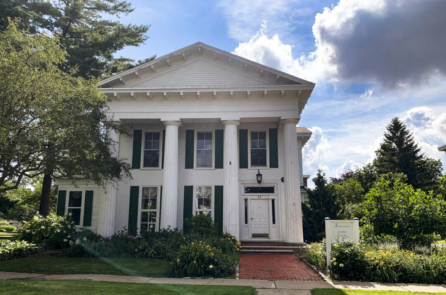 Nhiều trường cao đẳng Hoa Kỳ ngày càng gặp khó khăn về tuyển sinh và tài chính