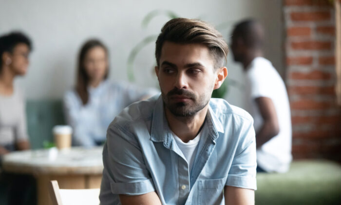 Nam giới Úc có xu hướng tự theo dõi các triệu chứng của mình và tìm kiếm thông tin một cách độc lập trước khi đến cơ sở y tế. (Ảnh: fizkes/Shutterstock)