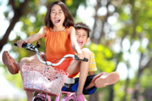 Tiếng cười kích thích kiểu thở nhịp nhàng, kích hoạt hệ thần kinh phó giao cảm, từ đó kích thích dây thần kinh phế vị. (Ảnh: shutterstock)