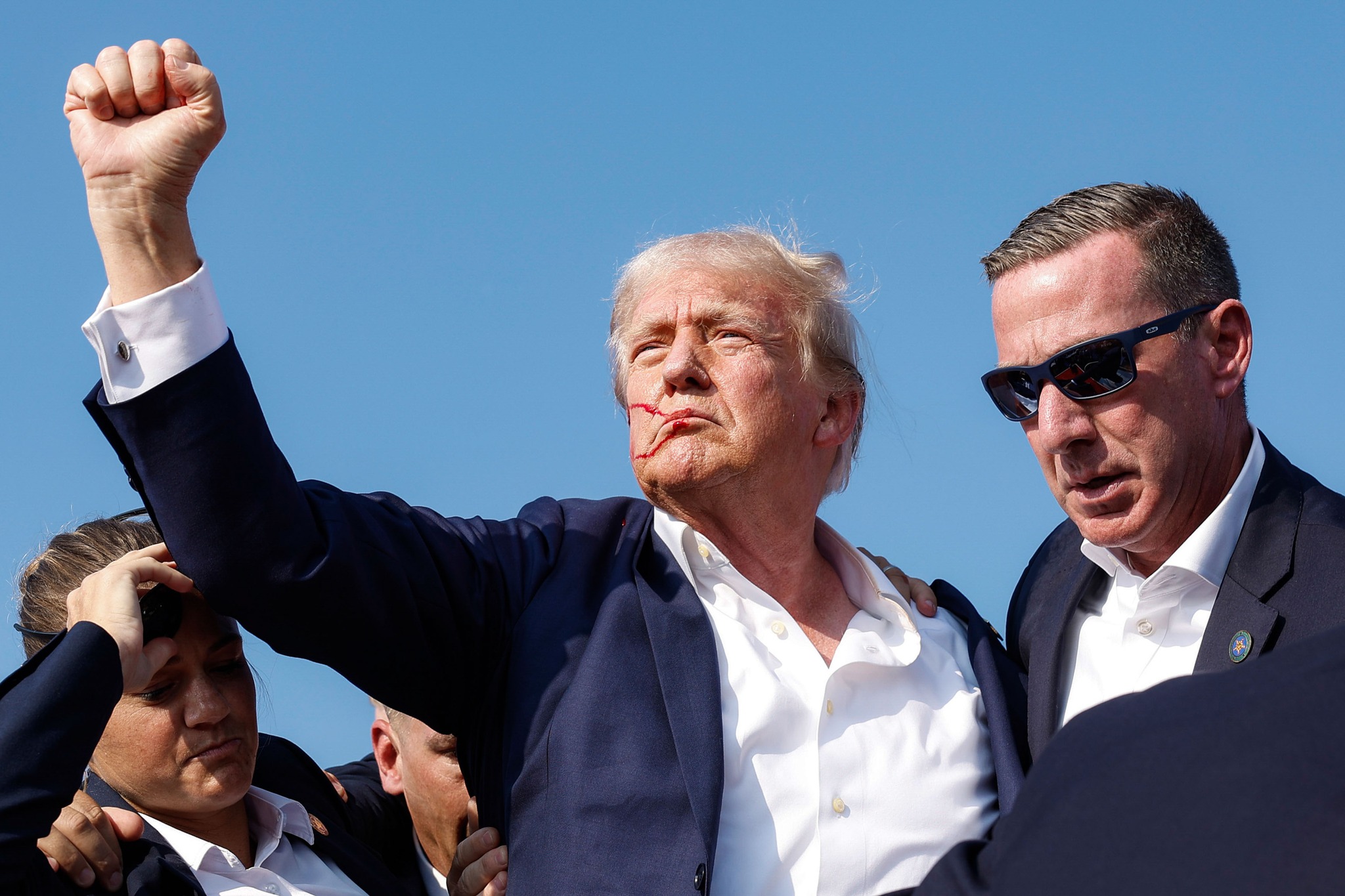Bí ẩn chưa có lời giải: Mục sư dự đoán chính xác về vụ ám sát ông Donald Trump, Mỹ quốc sẽ hồi phục sau khủng hoảng lớn