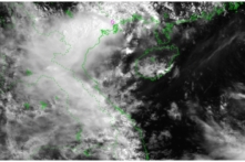 Việt Nam: Hàng ngàn du khách lưu lại các đảo ở Quảng Ninh, Hải Phòng để tránh bão số 2