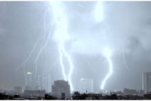 Một người ở Hà Nội bị sét đánh tử vong trong cơn mưa giông