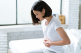 Ợ nóng, buồn nôn? 3 huyệt trị trào ngược dạ dày thực quản