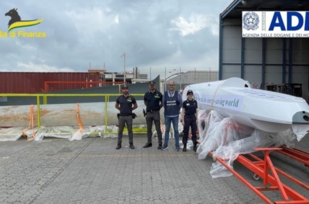 Ý phát hiện và tịch thu phi cơ không người lái Dực Long của Trung Quốc được ngụy trang thành tua-bin gió