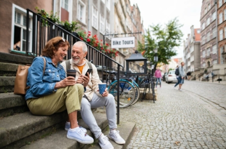 Những điều cần biết về nhận phúc lợi an sinh xã hội khi sống ở bên ngoài Hoa Kỳ để tránh bị mất tiền