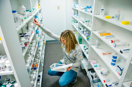 Công cụ theo dõi: Giá thuốc tăng gần 40% trong thập niên qua, vượt qua tỷ lệ lạm phát