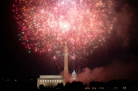 Từ các thành phố lớn đến các con đường chính của thị trấn nhỏ, Mỹ quốc mừng Ngày Độc Lập theo phong cách kỷ lục