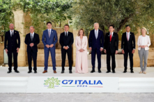 (Từ trái qua phải) Chủ tịch Hội đồng Âu Châu Charles Michel, Thủ tướng Đức Olaf Scholz, Thủ tướng Canada Justin Trudeau, Tổng thống Pháp Emmanuel Macron, Thủ tướng Ý Giorgia Meloni, Tổng thống Hoa Kỳ Joe Biden, Thủ tướng Nhật Bản Fumio Kishida, Thủ tướng Anh Rishi Sunak, và Chủ tịch Ủy ban Âu Châu Ursula von der Leyen chụp ảnh nhóm trong lễ tiếp đón vào ngày đầu tiên của hội nghị thượng đỉnh G7 lần thứ 50 tại Borgo Egnazia, Fasan, Ý, hôm 13/06/2024. (Ảnh: Christopher Furlong/Getty Images)