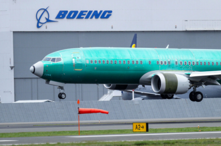 FAA ra lệnh thanh tra 2,600 phi cơ Boeing 737 về vấn đề mặt nạ dưỡng khí khẩn cấp