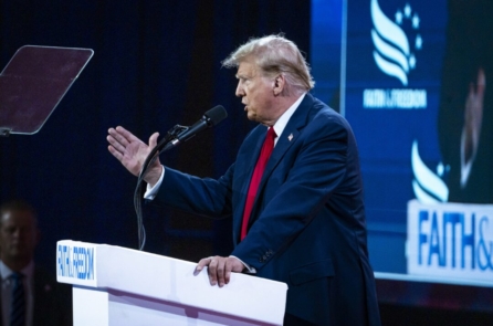 Ủy ban Quốc gia Đảng Cộng Hòa thông qua cương lĩnh do ông Trump hậu thuẫn