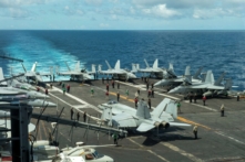 Sàn đáp của hàng không mẫu hạm lớp Nimitz USS Theodore Roosevelt ở Biển Đông, hôm 04/07/2024. (Ảnh: Thủy thủ Ryan Holloway/Hải quân Hoa Kỳ, qua AP)