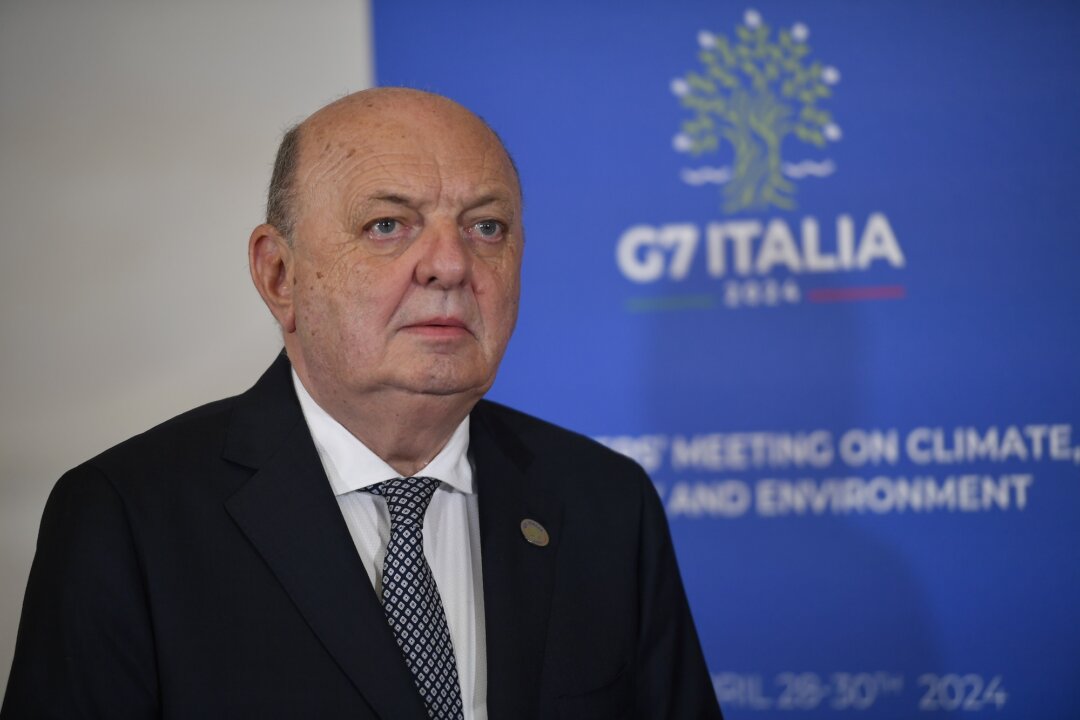 Ông Gilberto Pichetto Fratin, Bộ trưởng Năng lượng Ý, tham dự một cuộc họp ở Turin, Ý, hôm 29/04/2024. (Ảnh: Stefano Guidi/Getty Images)
