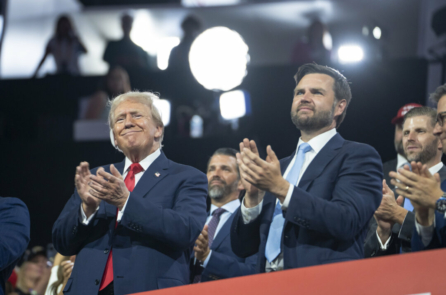 Xuất thân từ giai tầng lao động và lấy bằng của Liên đoàn Ivy, Thượng nghị sỹ JD Vance mang lại gì cho chiến dịch tranh cử của cựu TT Trump