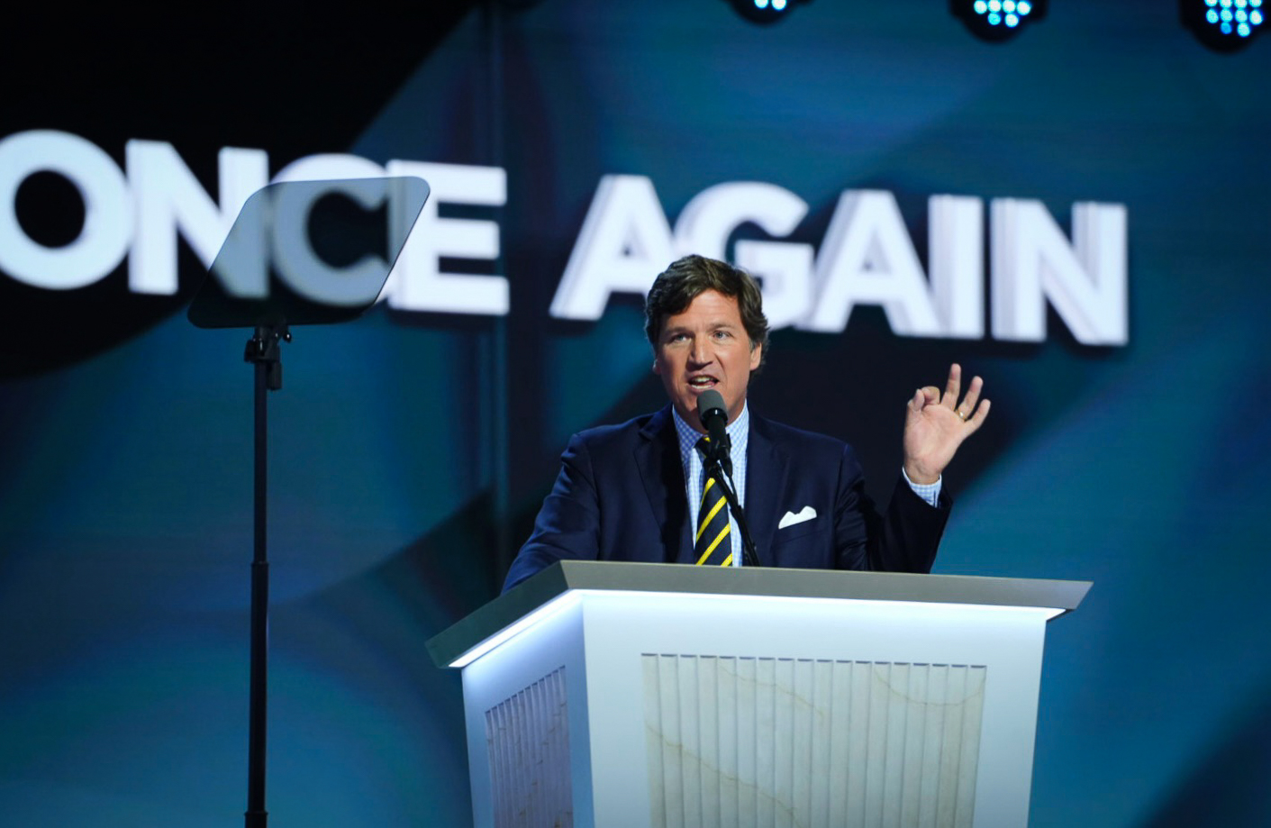 Ông Tucker Carlson, người sáng lập Tucker Carlson Network, diễn thuyết trong ngày cuối cùng của Hội nghị Quốc gia Đảng Cộng Hòa ở Milwaukee, Wisconsin, hôm 18/07/2024. (Ảnh: Madalina Vasiliu/The Epoch Times)