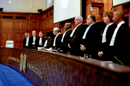 Ý kiến của tòa án cao nhất Liên Hiệp Quốc cho rằng các khu định cư của Israel vi phạm luật pháp quốc tế