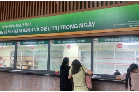 Việt Nam: Bệnh viện Bạch Mai bắt đầu khám chữa bệnh ngoài giờ