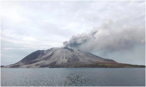 Indonesia tiếp tục di tản dân khi núi lửa Ruang phun thêm mây nóng